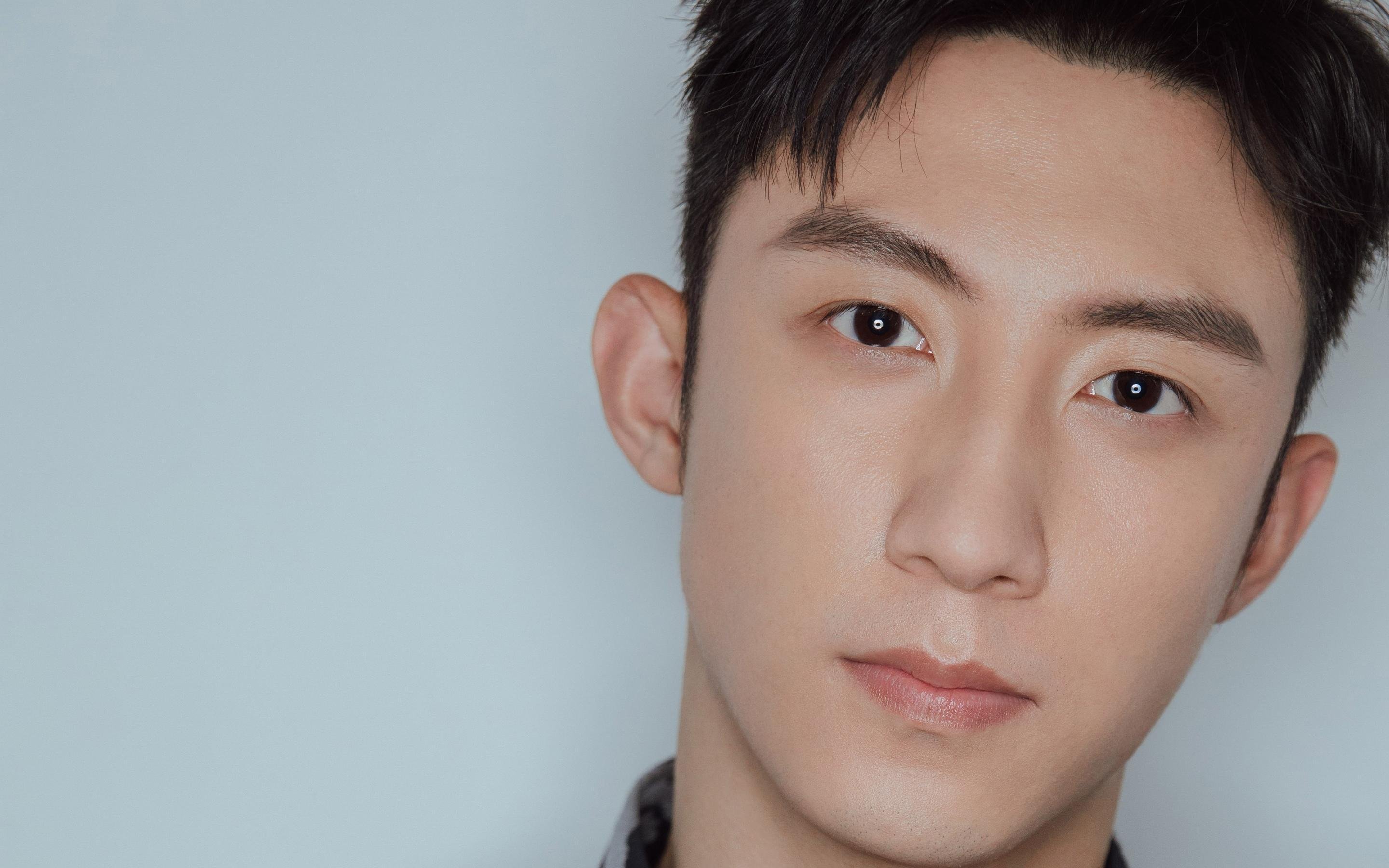 雷恩绝杀惊魂夜,莱万破纪录书写传奇